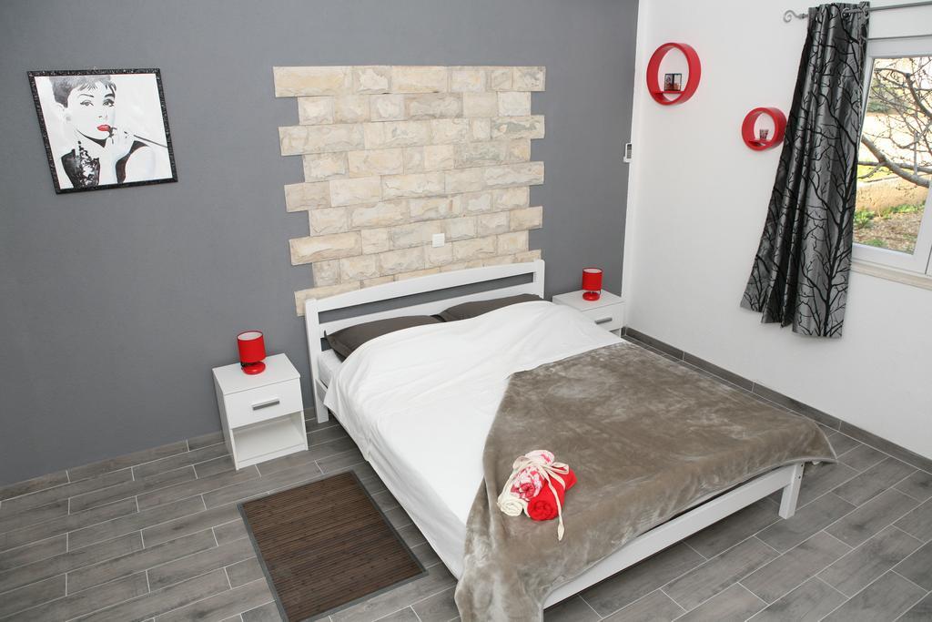 Apartments & Room Dijana Trogir Cameră foto